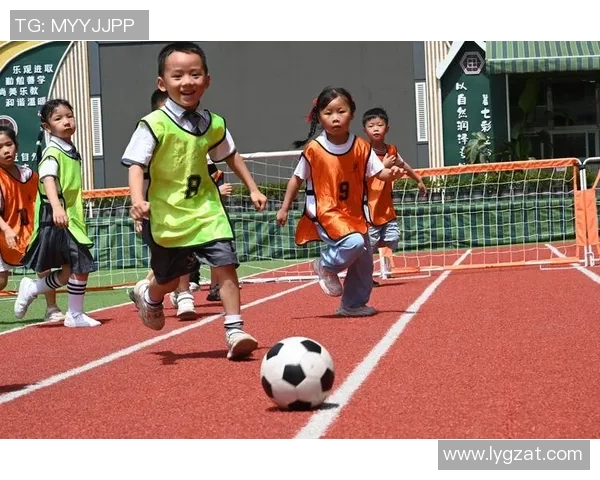 热血足球瞬间定格青春激情与团队精神的完美结合